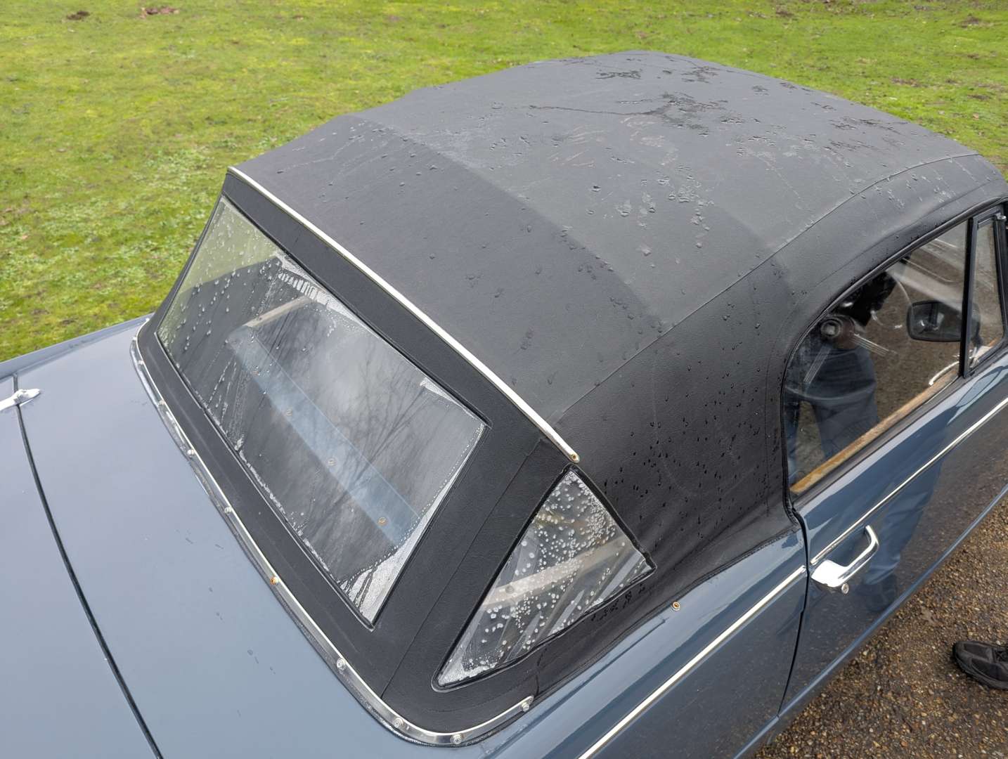 <p>1968 TRIUMPH VITESSE 2.0 CONVERTIBLE</p>