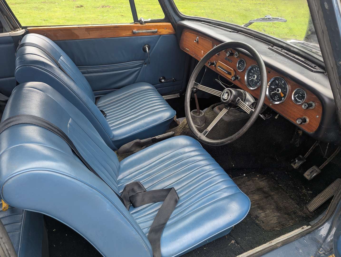 <p>1968 TRIUMPH VITESSE 2.0 CONVERTIBLE</p>