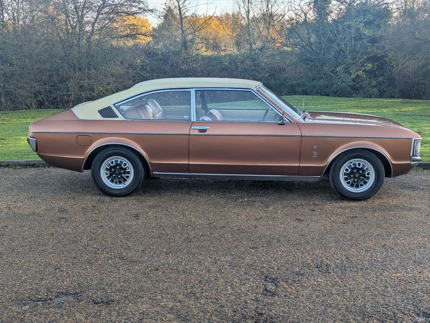 <p>1975 FORD GRANADA 3.0 AUTO MKI COUPE</p>