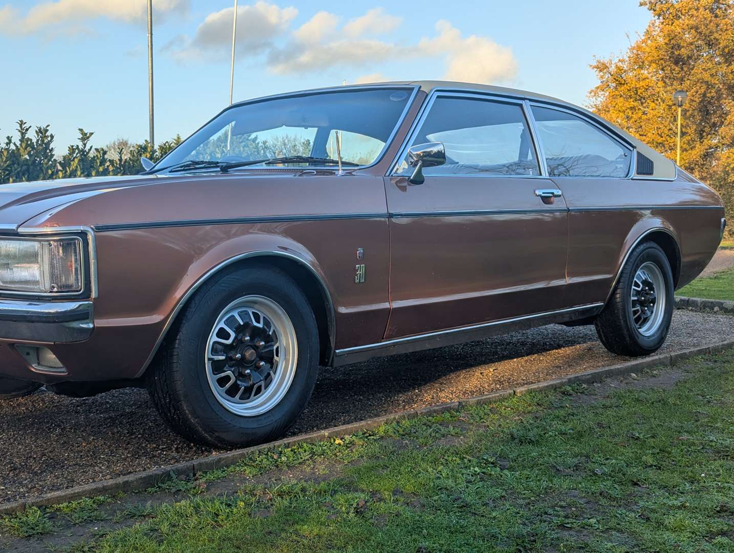 <p>1975 FORD GRANADA 3.0 AUTO MKI COUPE</p>