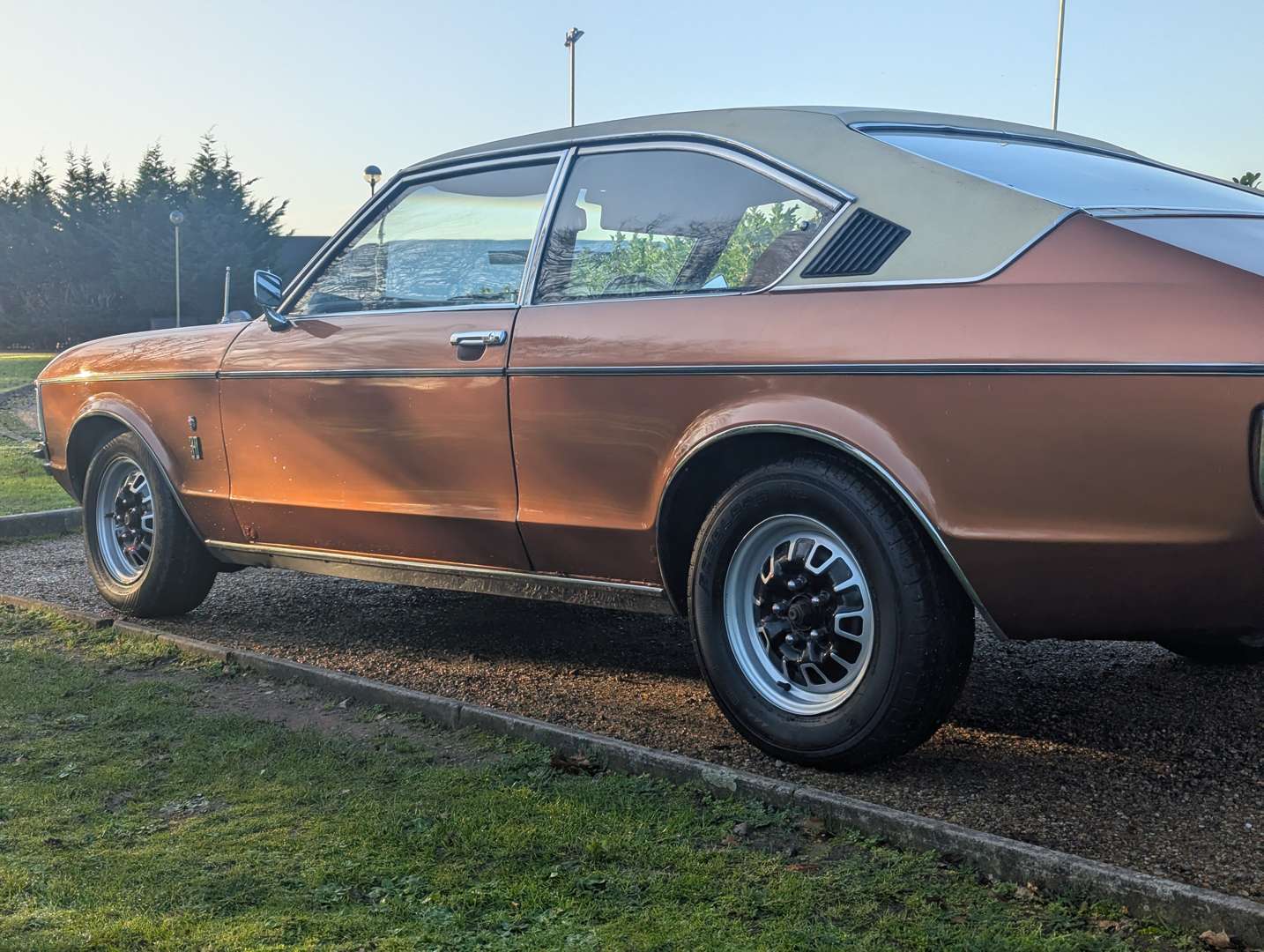 <p>1975 FORD GRANADA 3.0 AUTO MKI COUPE</p>