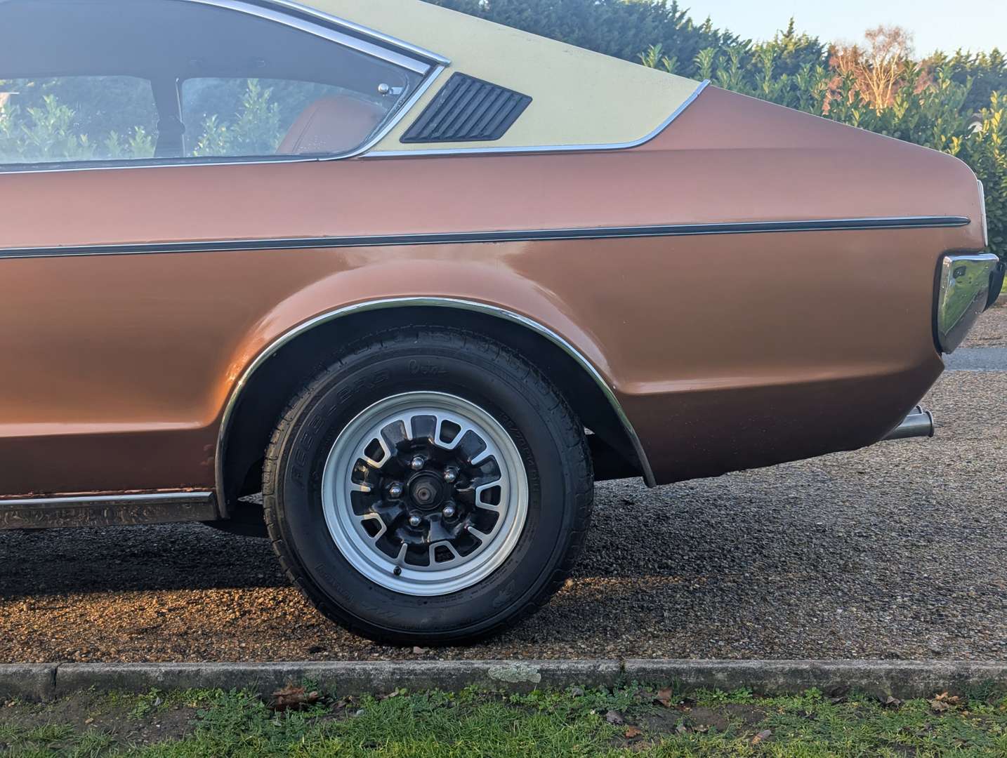 <p>1975 FORD GRANADA 3.0 AUTO MKI COUPE</p>