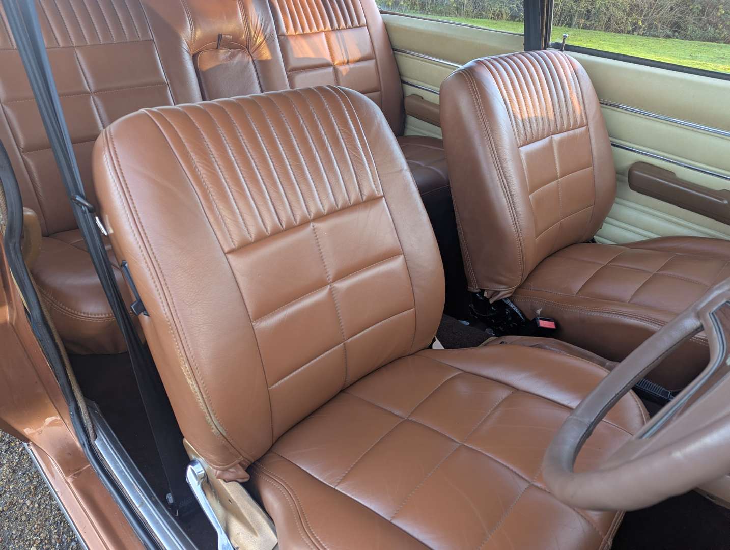 <p>1975 FORD GRANADA 3.0 AUTO MKI COUPE</p>