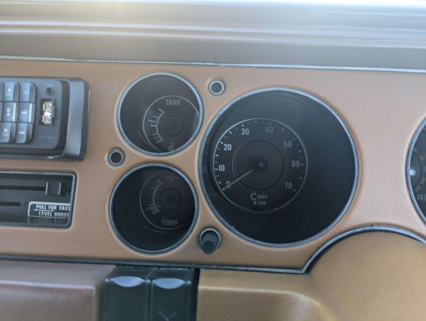 <p>1975 FORD GRANADA 3.0 AUTO MKI COUPE</p>