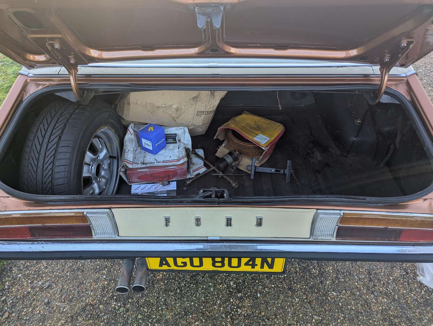 <p>1975 FORD GRANADA 3.0 AUTO MKI COUPE</p>