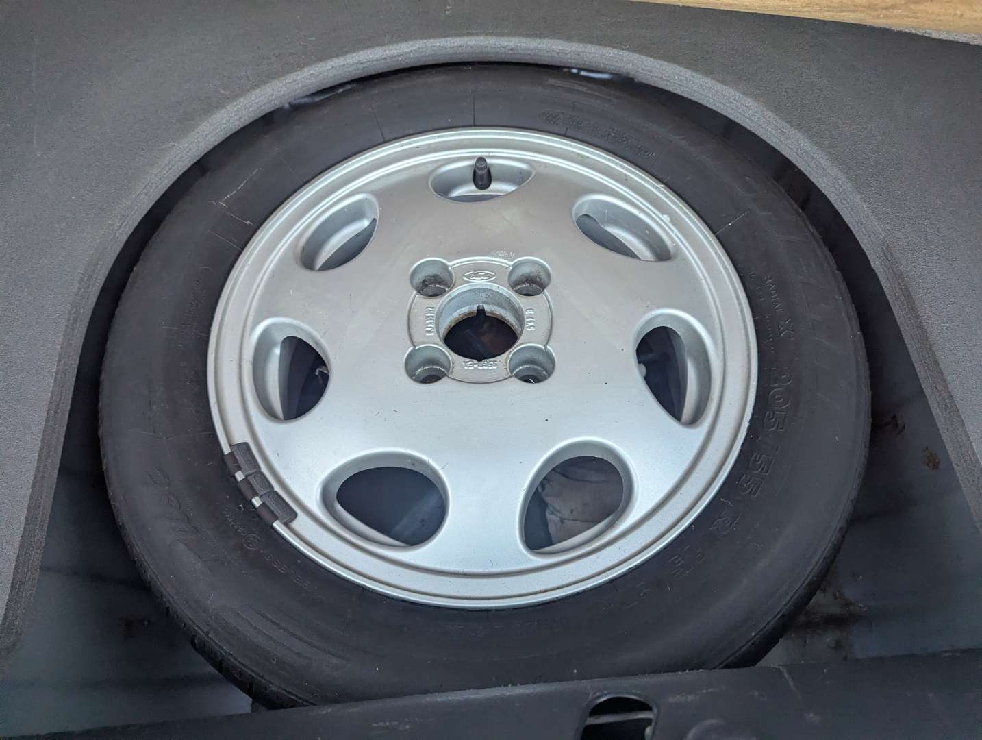 <p>1995 FORD MONDEO GHIA 24V AUTO MKI</p>