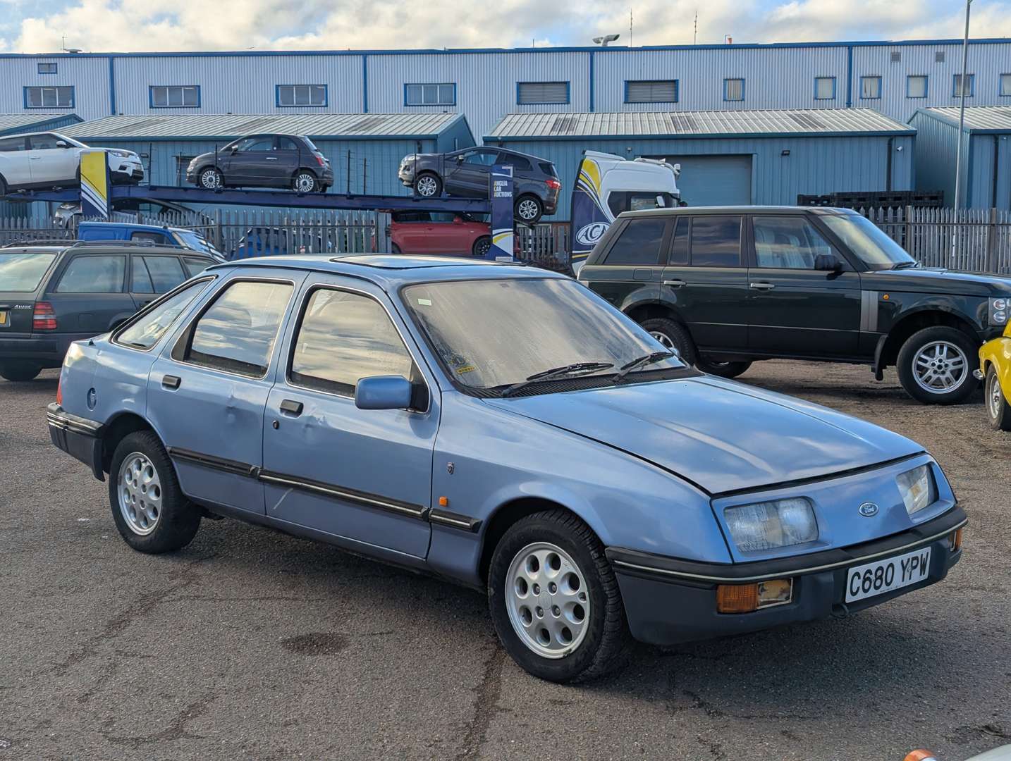 <p>1985 FORD SIERRA GHIA</p>