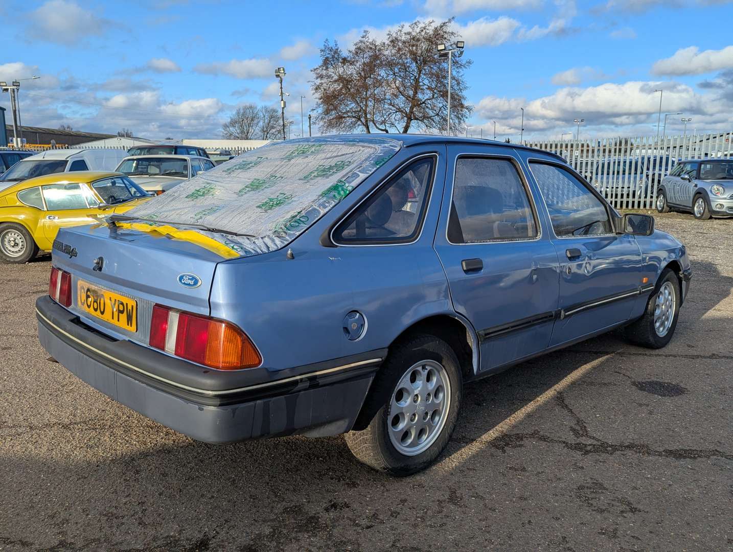 <p>1985 FORD SIERRA GHIA</p>