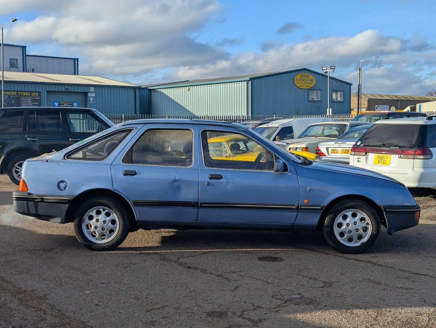 <p>1985 FORD SIERRA GHIA</p>