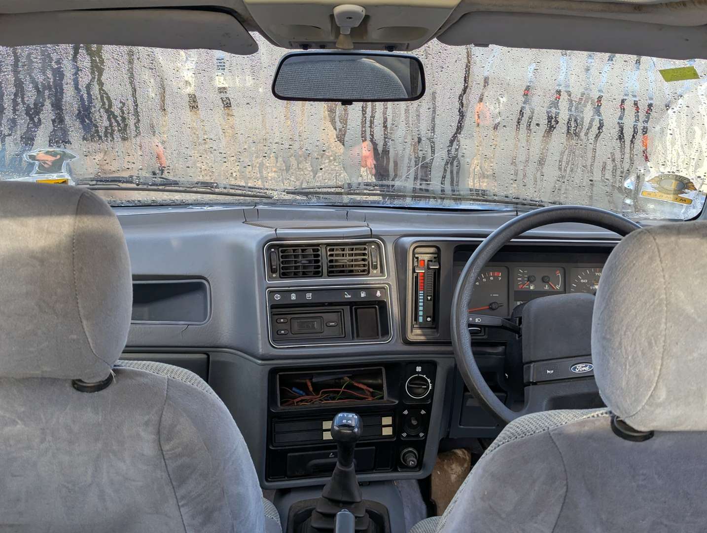 <p>1985 FORD SIERRA GHIA</p>