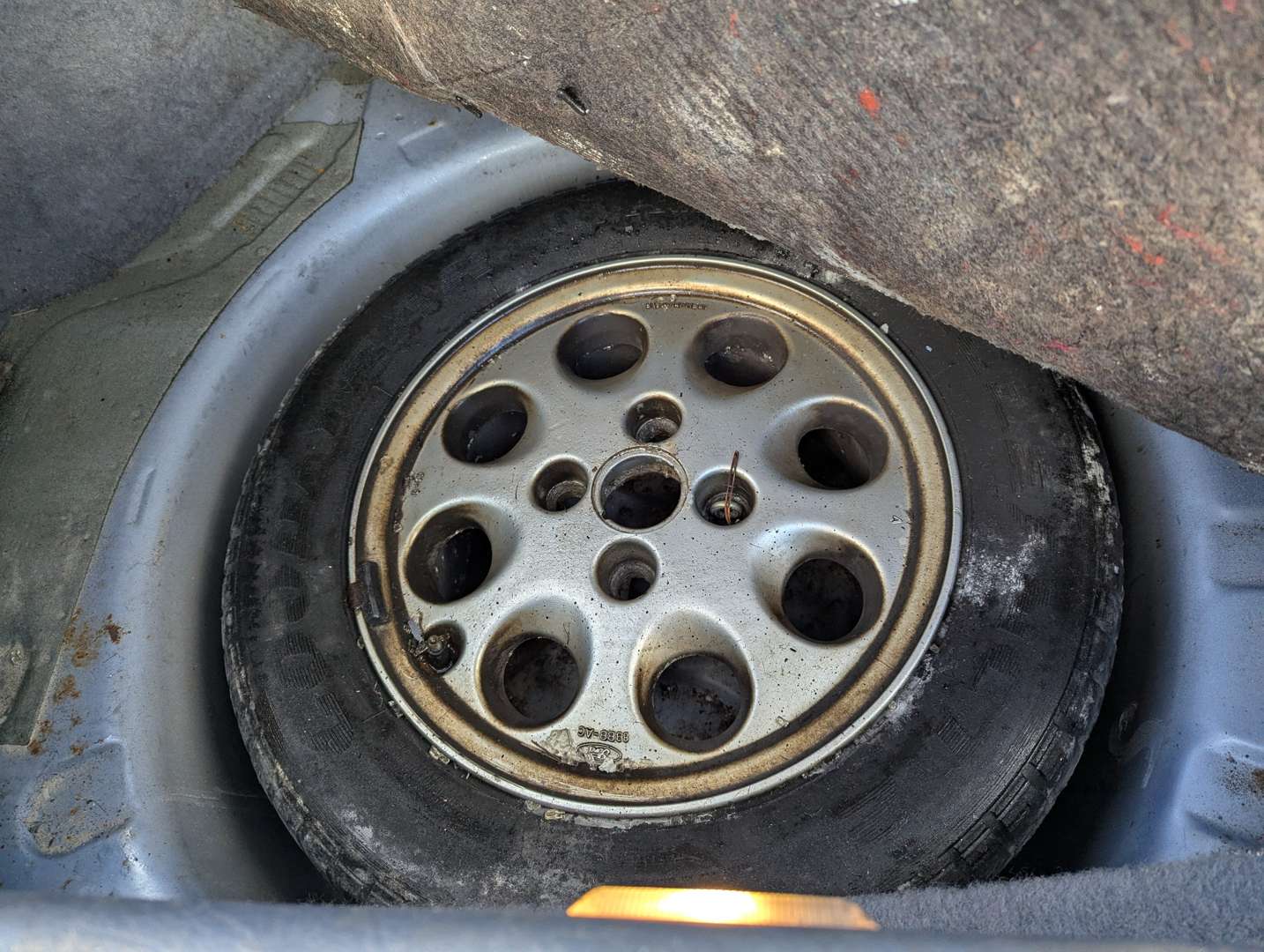 <p>1985 FORD SIERRA GHIA</p>