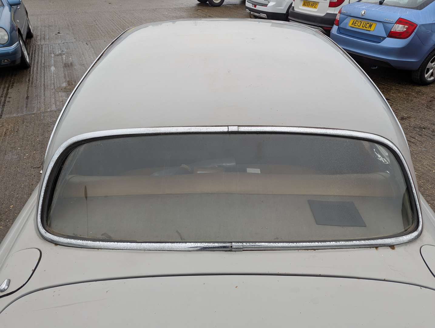 <p>1970 JAGUAR 420G</p>