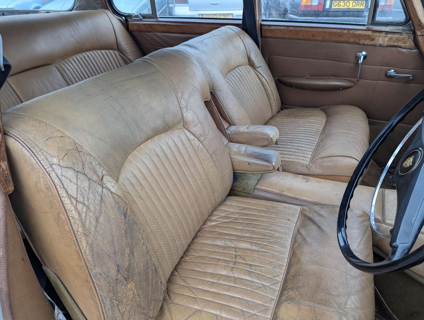 <p>1970 JAGUAR 420G</p>