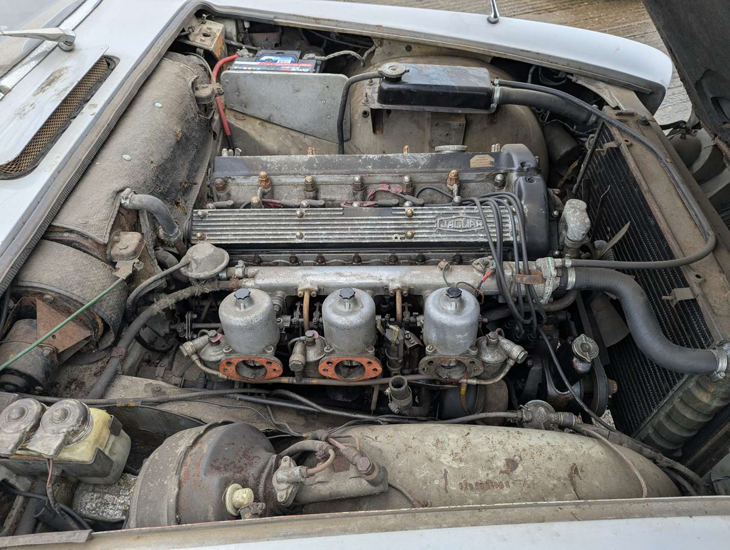 <p>1970 JAGUAR 420G</p>