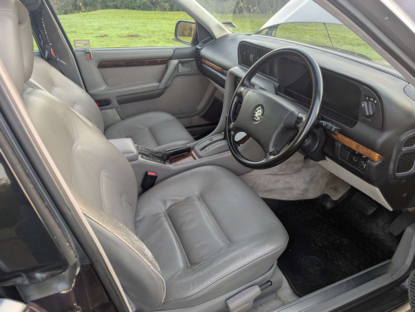<p>1993 VAUXHALL SENATOR CD 24V AUTO</p>
