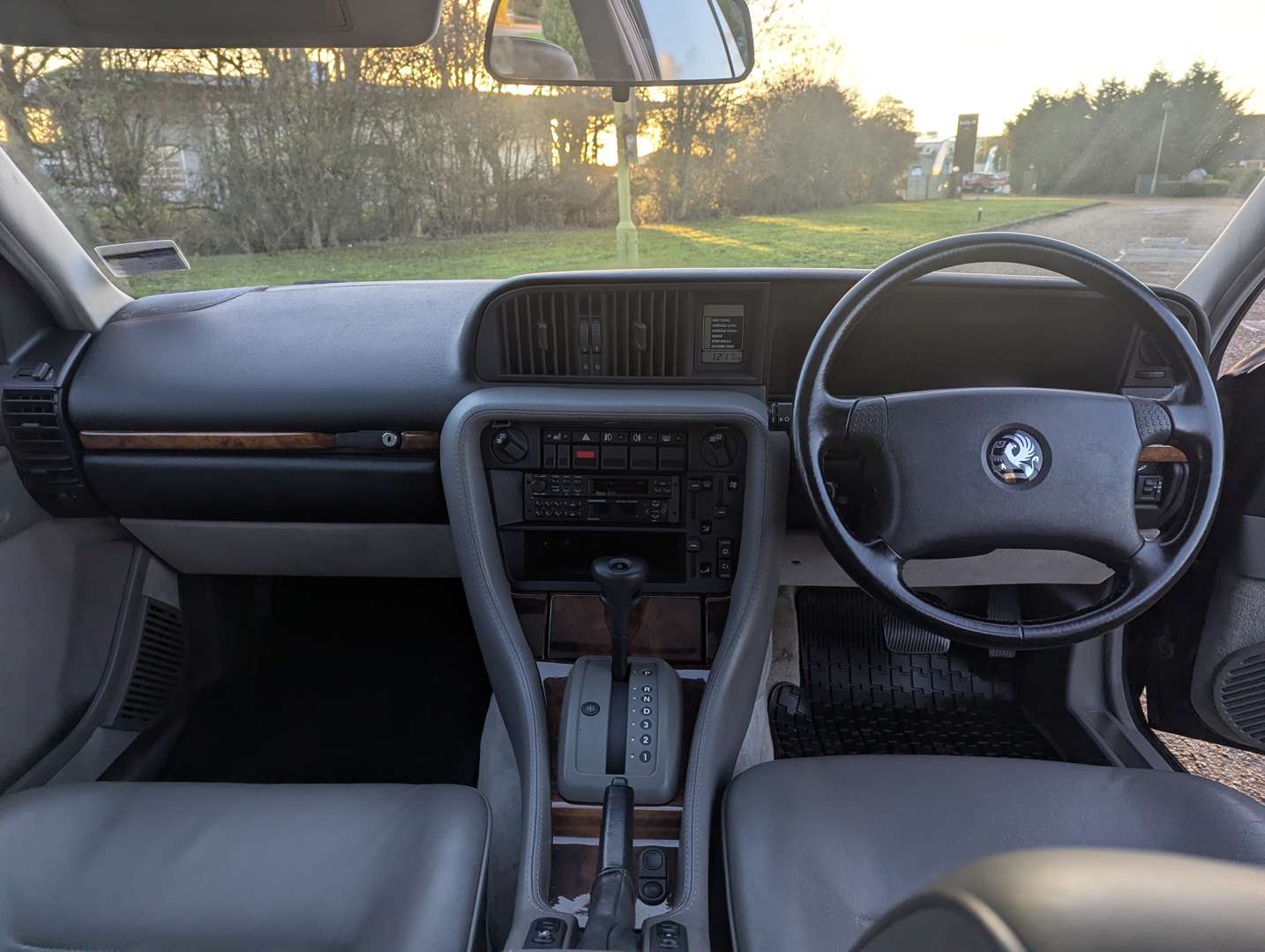 <p>1993 VAUXHALL SENATOR CD 24V AUTO</p>