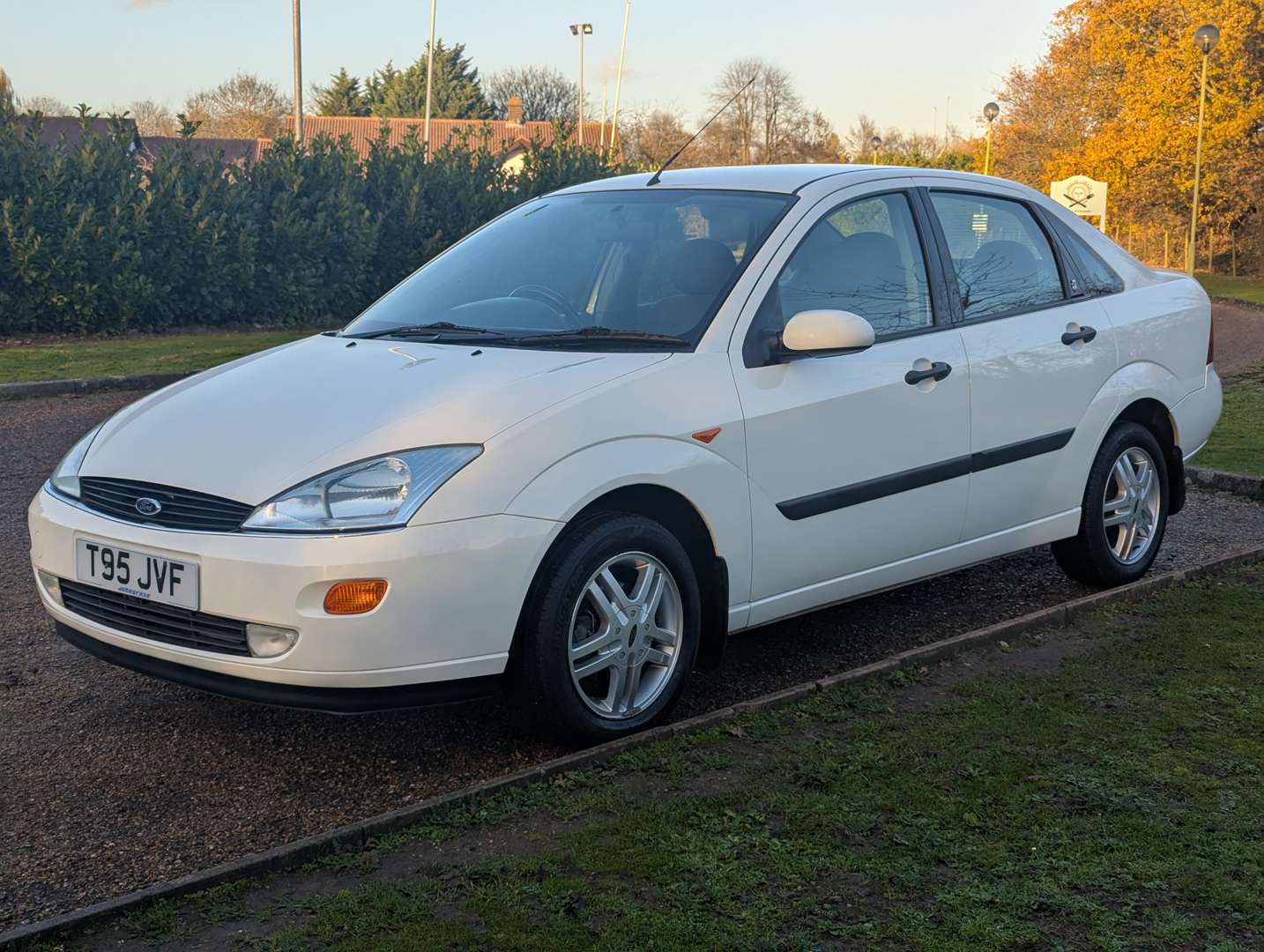 <p>1999 FORD FOCUS 1.8 GHIA</p>
