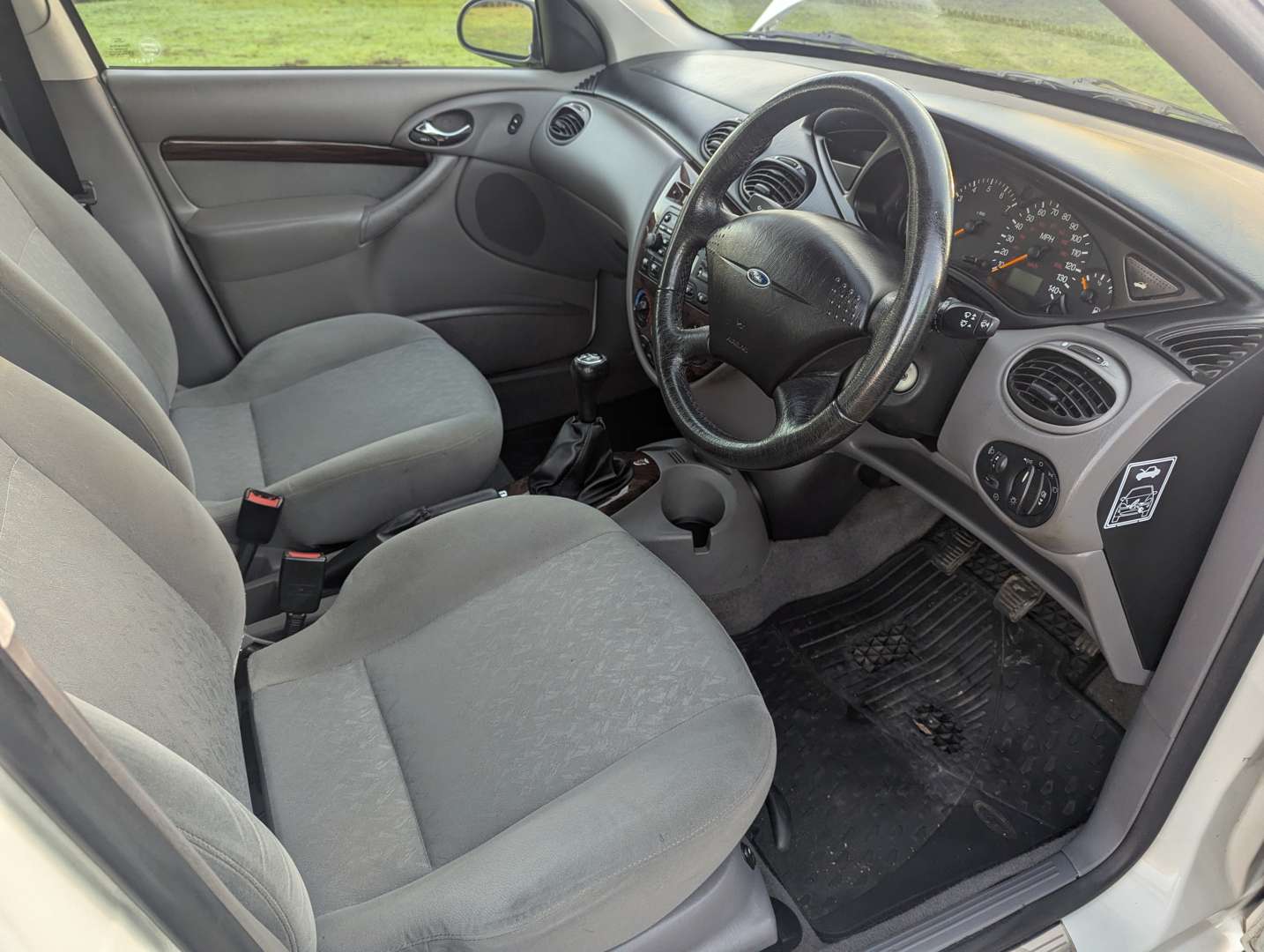 <p>1999 FORD FOCUS 1.8 GHIA</p>