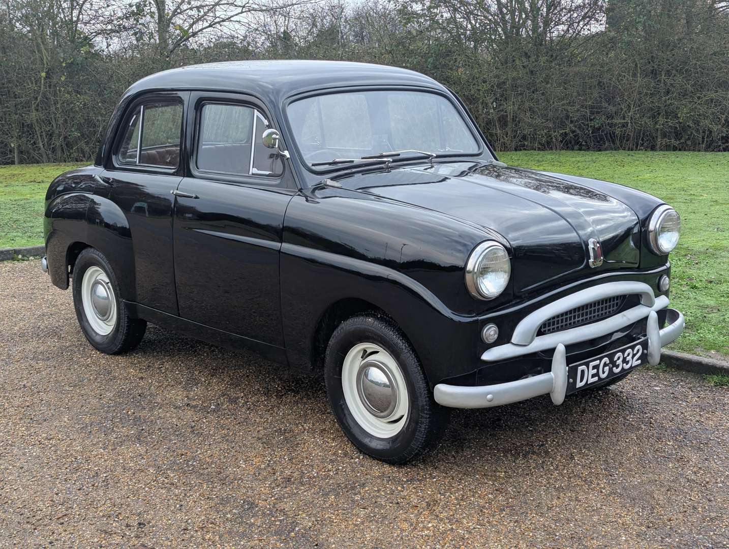 <p>1954 STANDARD TEN SALOON</p>