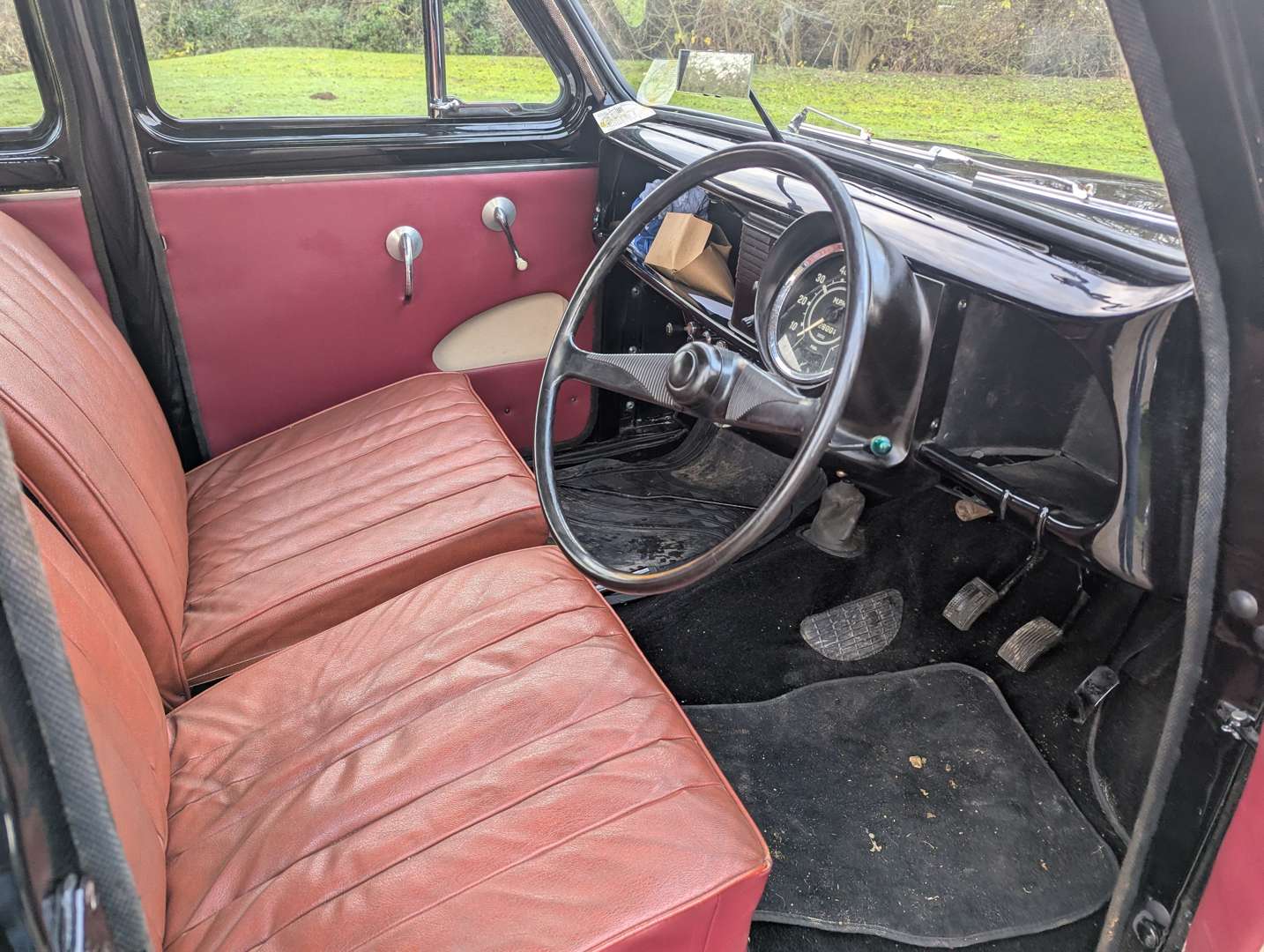 <p>1954 STANDARD TEN SALOON</p>