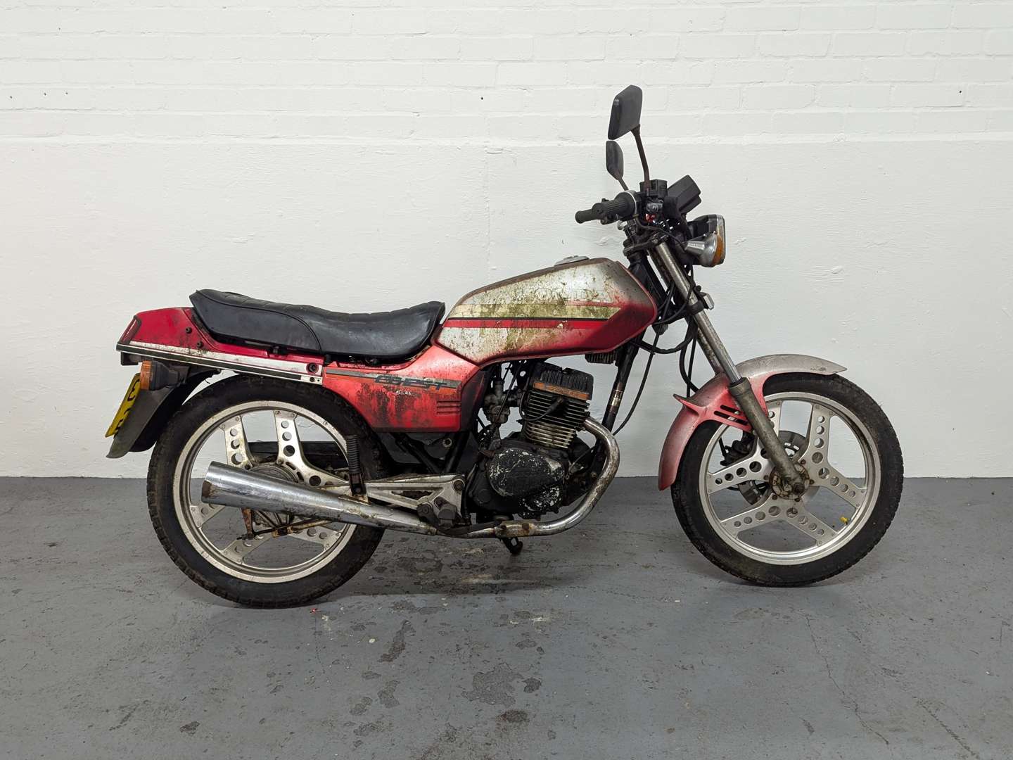 <p>1987 HONDA CB125 TD-E</p>