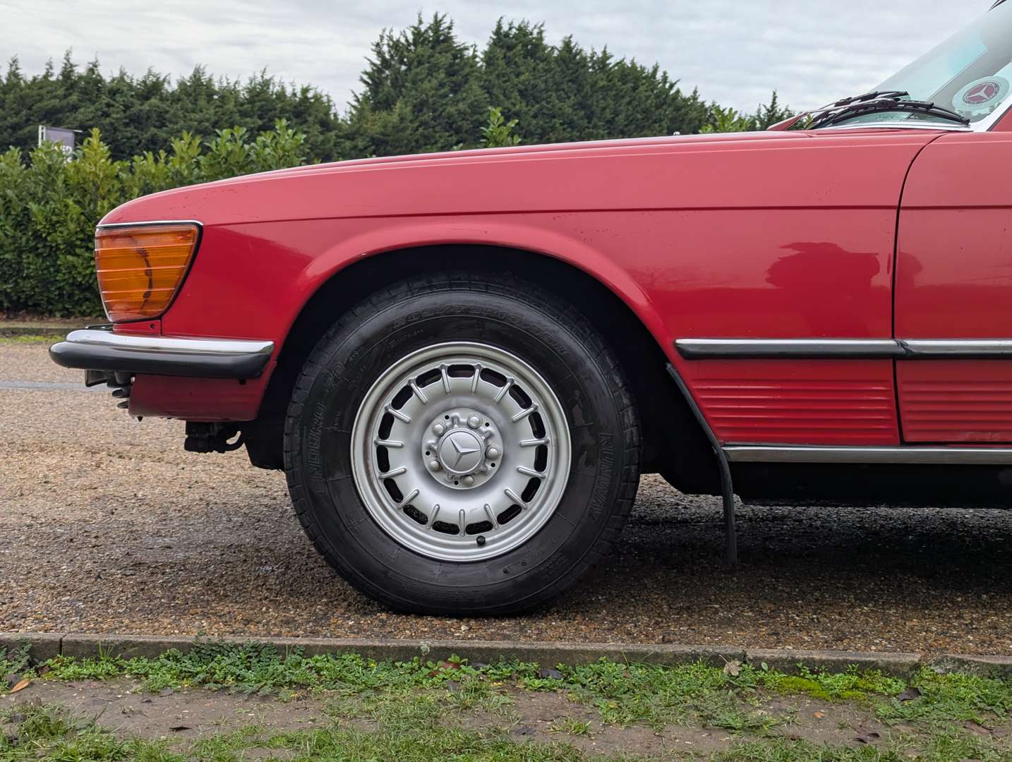 <p>1983 MERCEDES R107 280 SL AUTO</p>