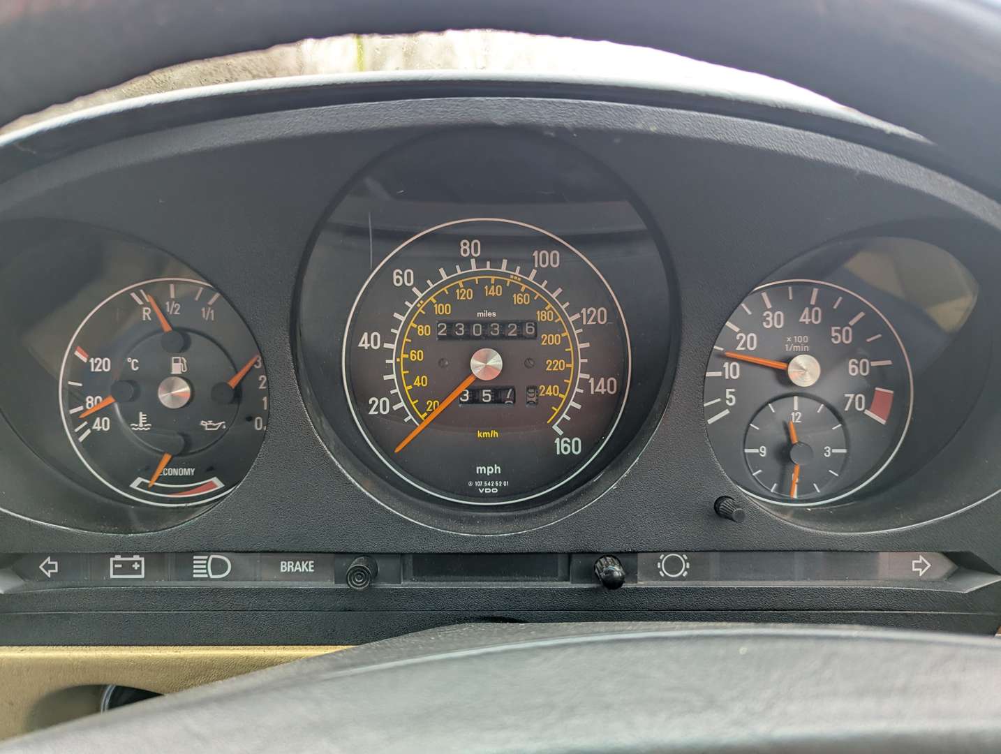 <p>1983 MERCEDES R107 280 SL AUTO</p>