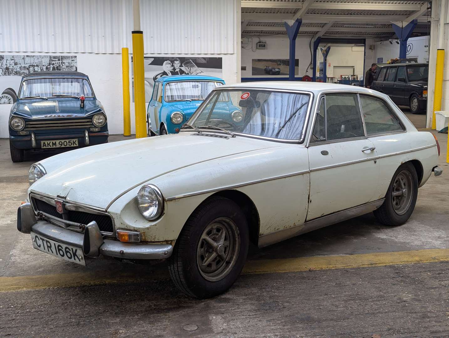 <p>1972 MG B GT</p>