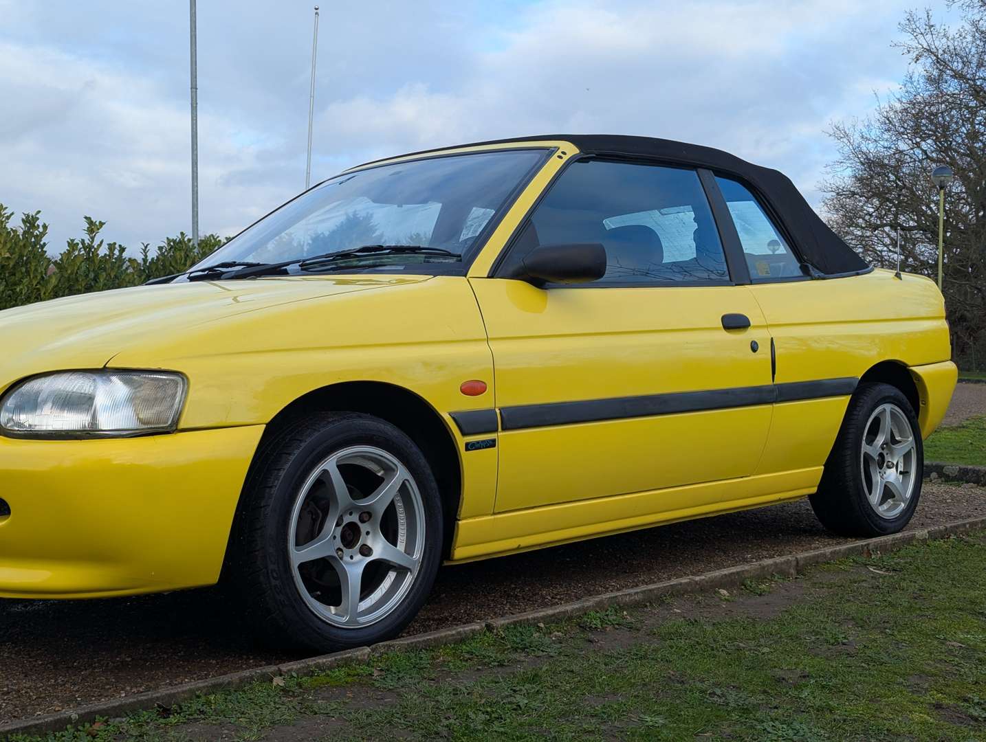 <p>1996 FORD ESCORT CALYPSO CABRIOLET</p>