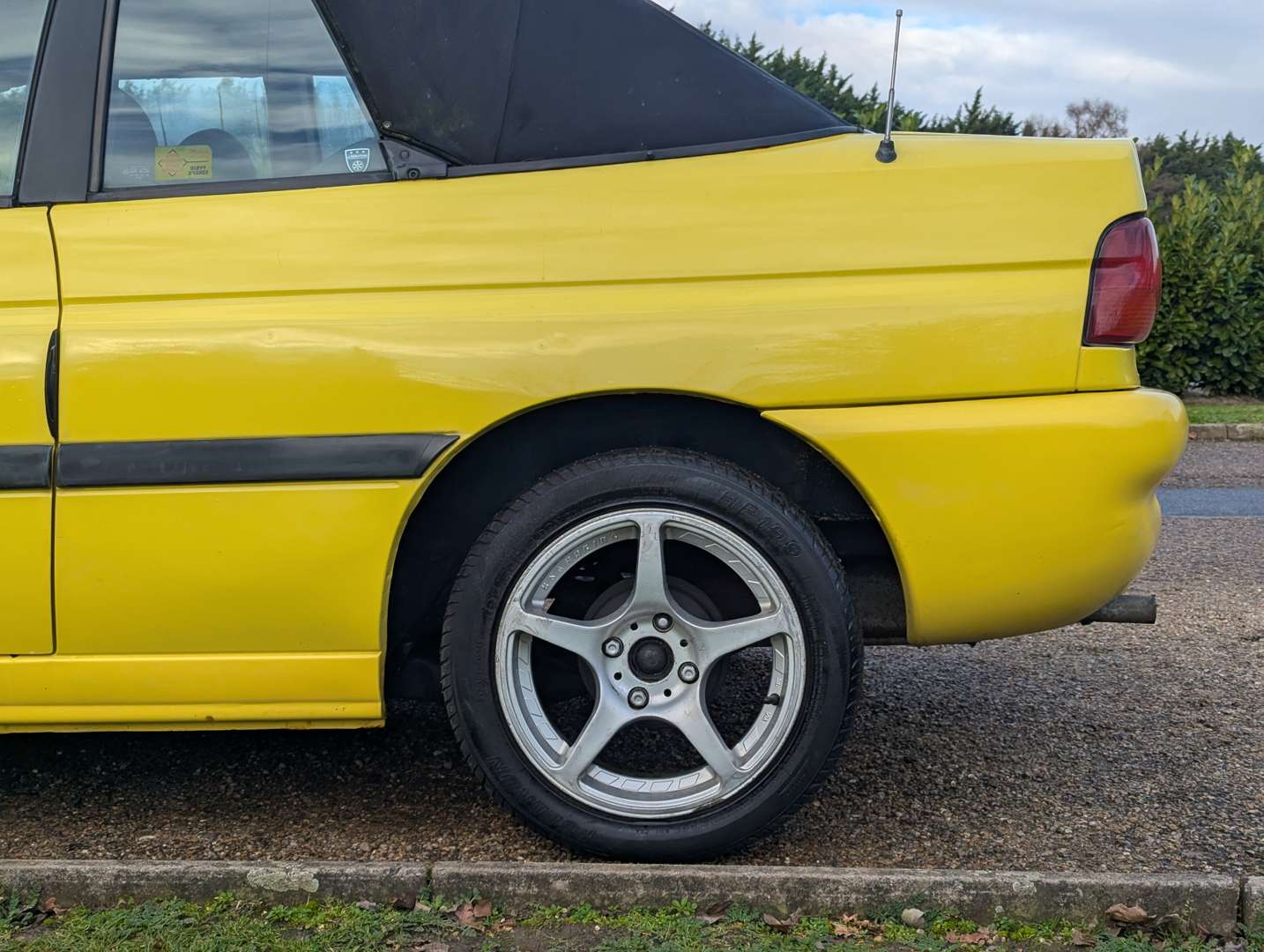 <p>1996 FORD ESCORT CALYPSO CABRIOLET</p>