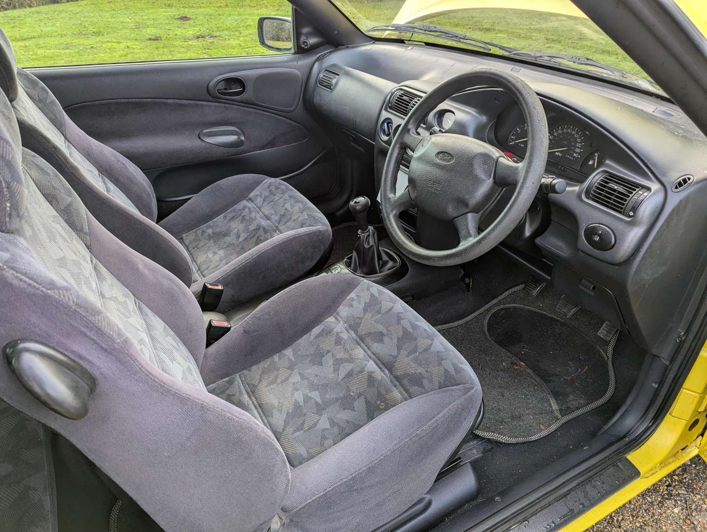 <p>1996 FORD ESCORT CALYPSO CABRIOLET</p>