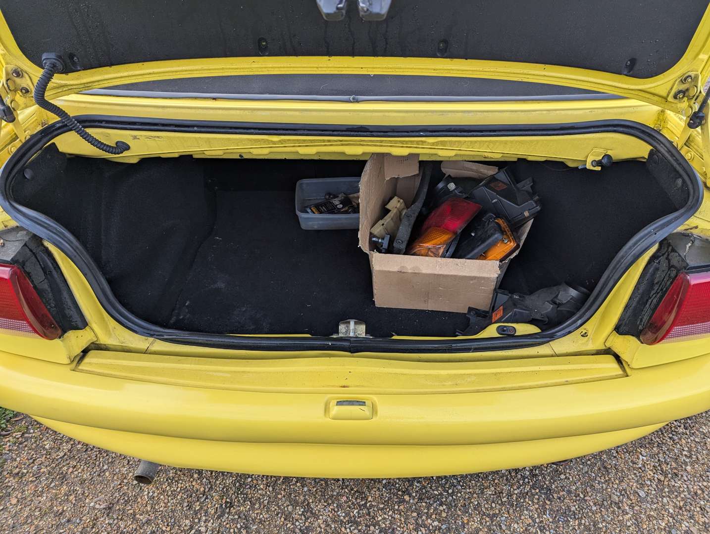 <p>1996 FORD ESCORT CALYPSO CABRIOLET</p>