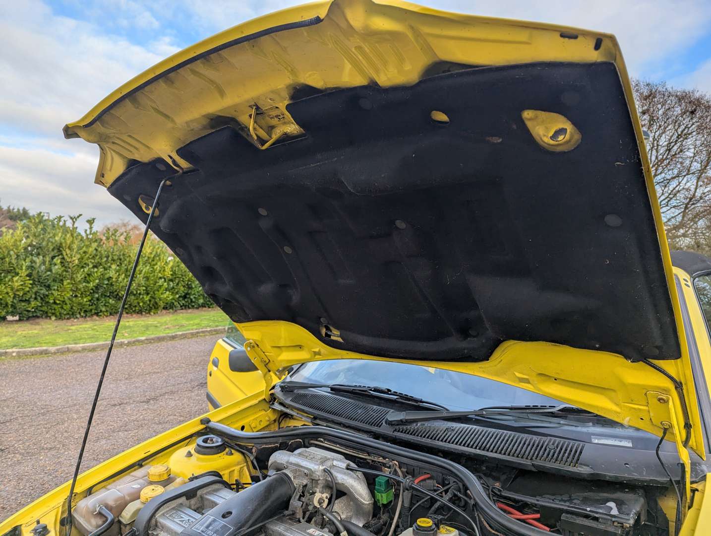 <p>1996 FORD ESCORT CALYPSO CABRIOLET</p>