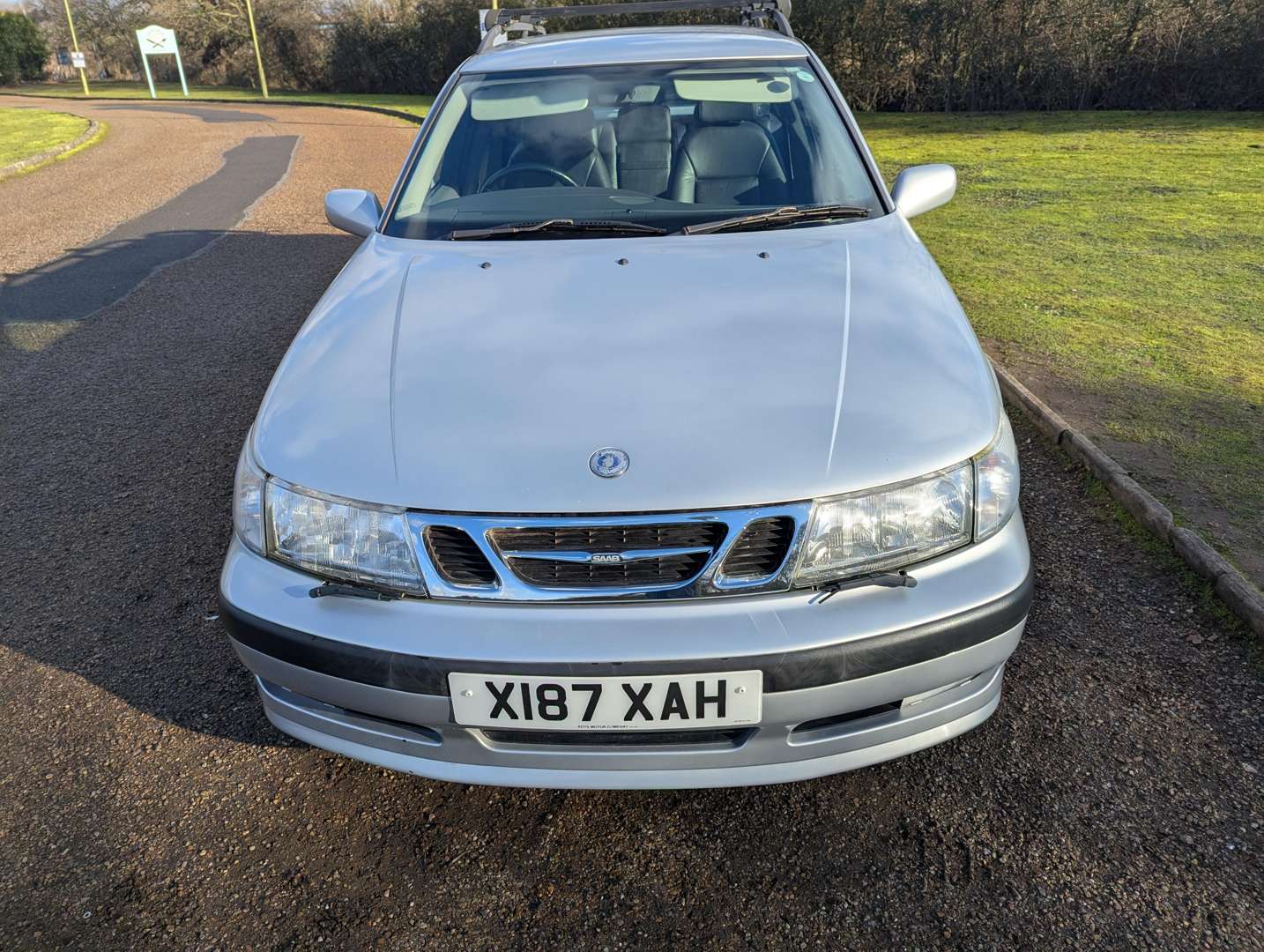 <p>2000 SAAB 9-5 SE AUTO - ONE REGISTERED OWNER FROM NEW</p>