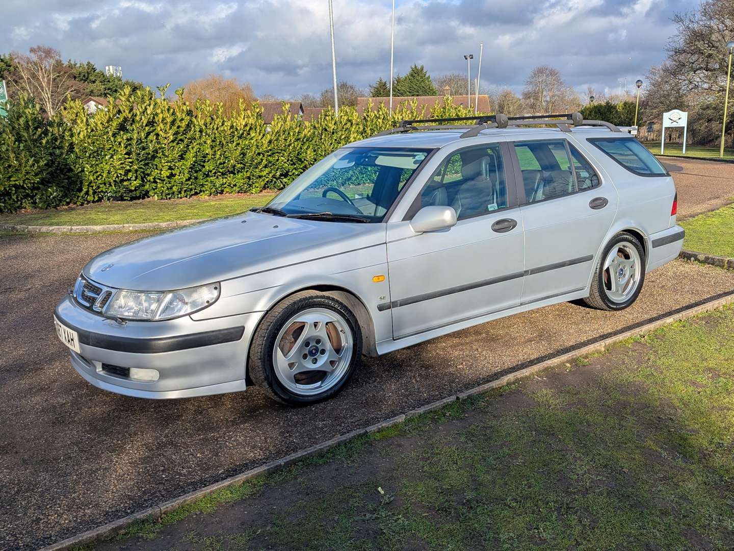 <p>2000 SAAB 9-5 SE AUTO - ONE REGISTERED OWNER FROM NEW</p>