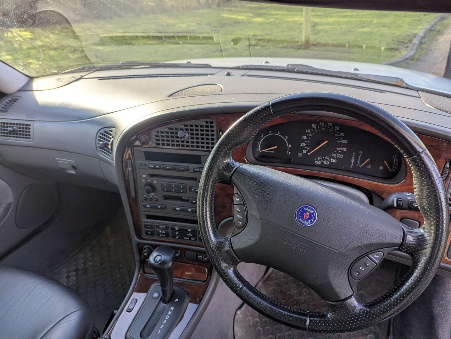 <p>2000 SAAB 9-5 SE AUTO - ONE REGISTERED OWNER FROM NEW</p>