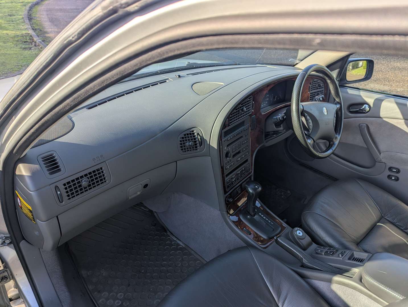 <p>2000 SAAB 9-5 SE AUTO - ONE REGISTERED OWNER FROM NEW</p>