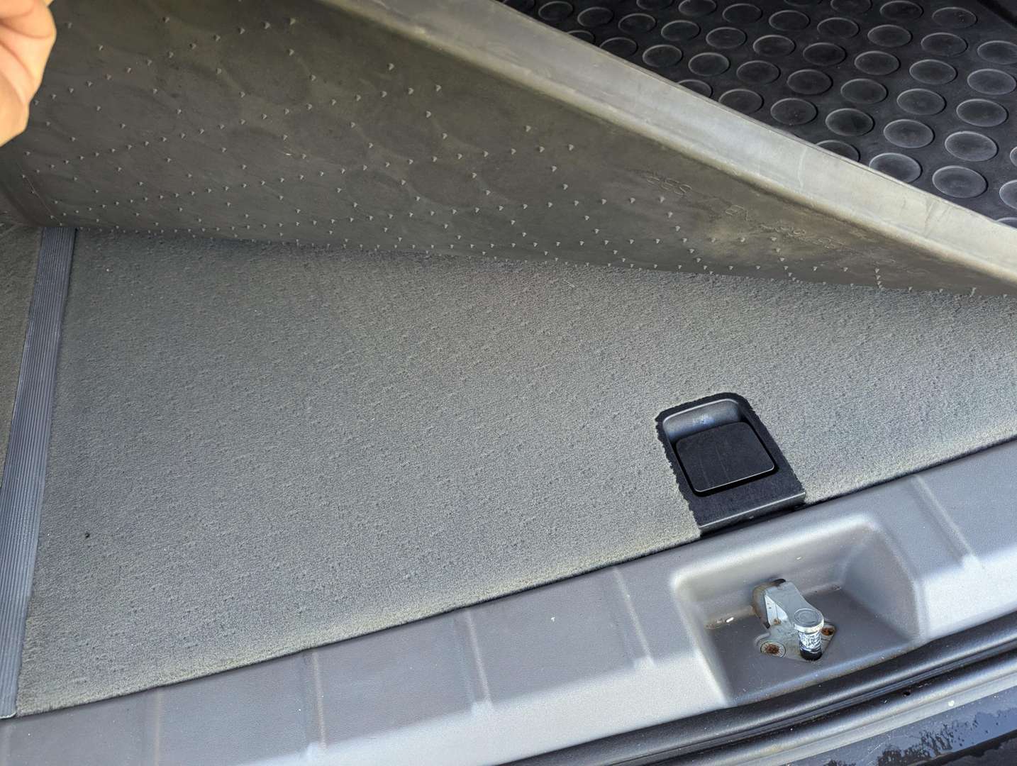 <p>2000 SAAB 9-5 SE AUTO - ONE REGISTERED OWNER FROM NEW</p>