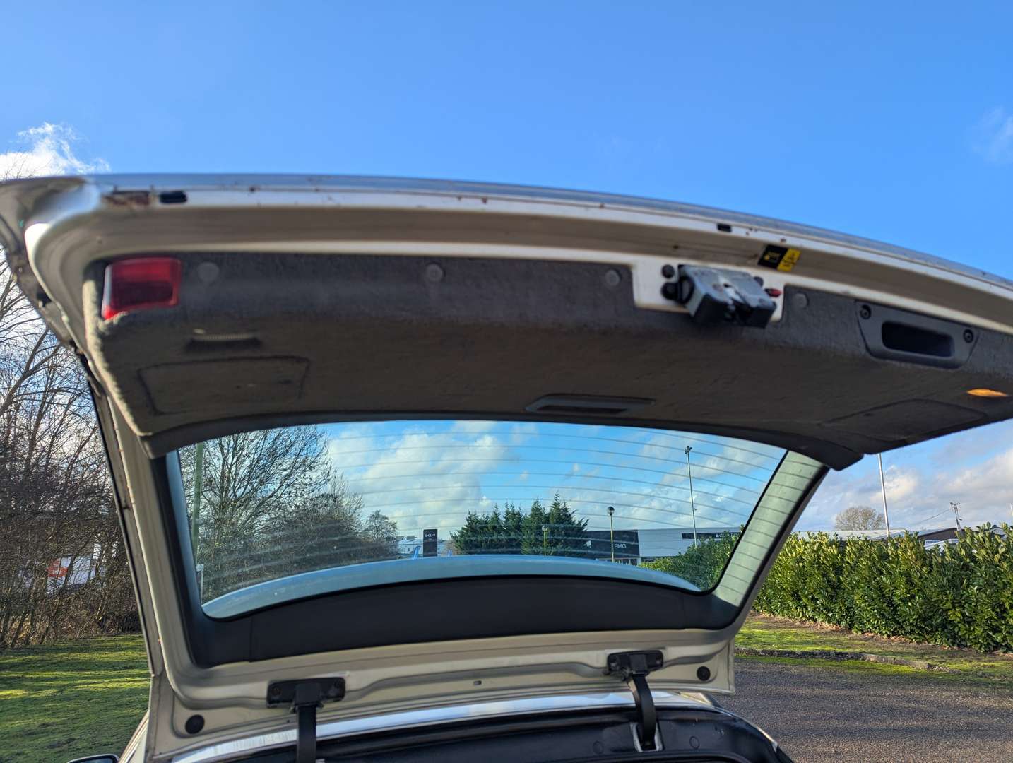 <p>2000 SAAB 9-5 SE AUTO - ONE REGISTERED OWNER FROM NEW</p>