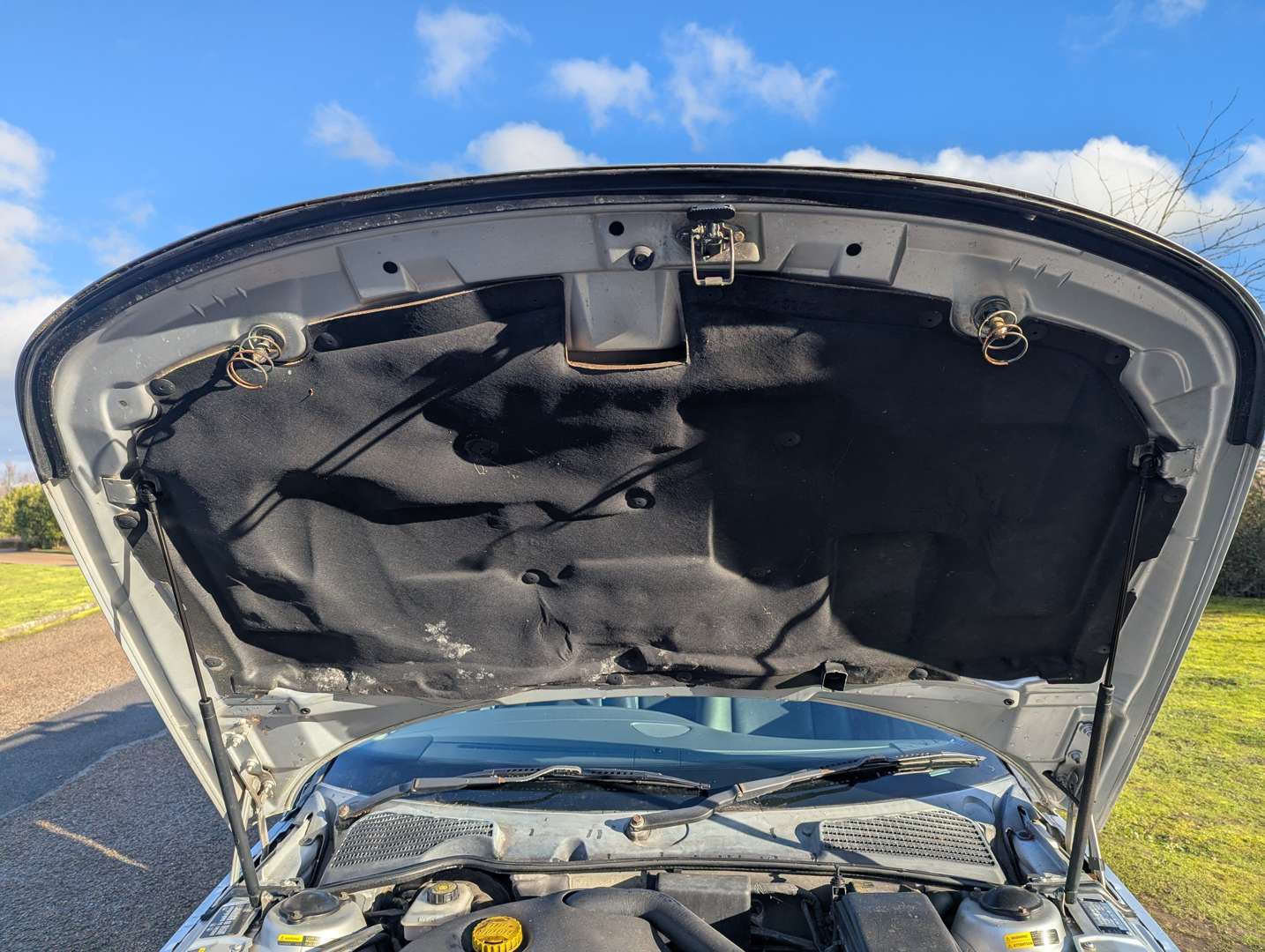 <p>2000 SAAB 9-5 SE AUTO - ONE REGISTERED OWNER FROM NEW</p>