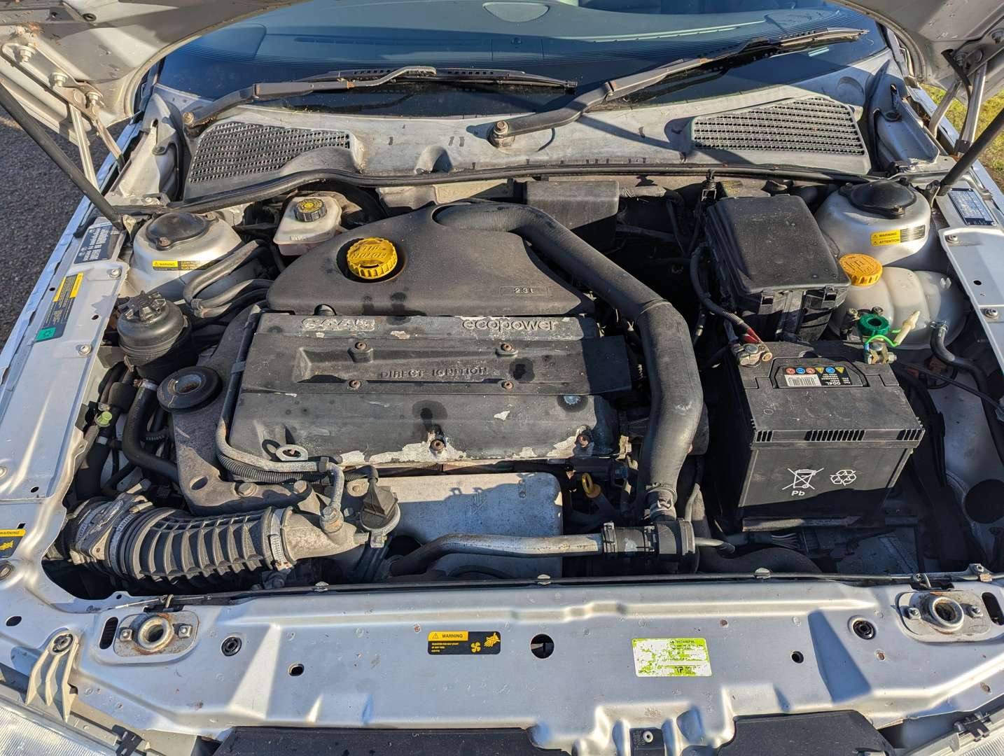 <p>2000 SAAB 9-5 SE AUTO - ONE REGISTERED OWNER FROM NEW</p>