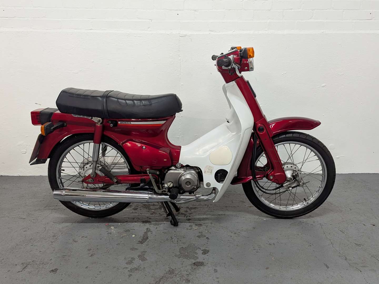 <p>1996 HONDA C90</p>