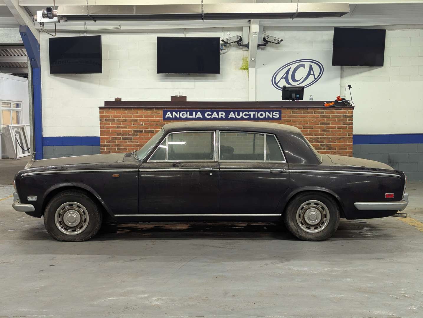 <p>1973 ROLLS ROYCE SILVER SHADOW I</p>