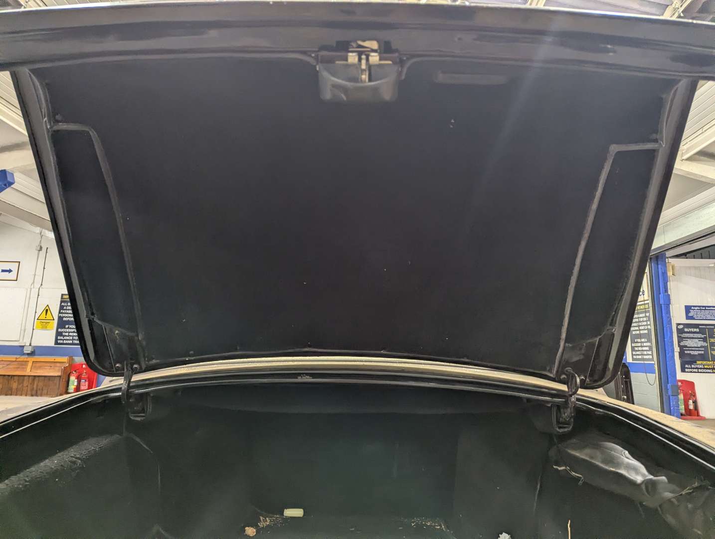 <p>1973 ROLLS ROYCE SILVER SHADOW I</p>