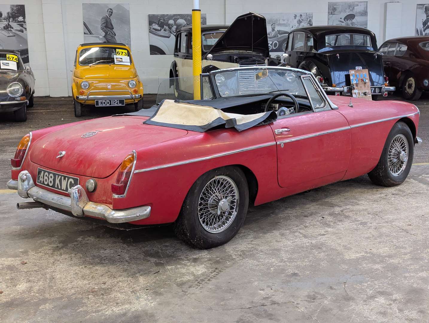 <p>1963 MG B ROADSTER</p>