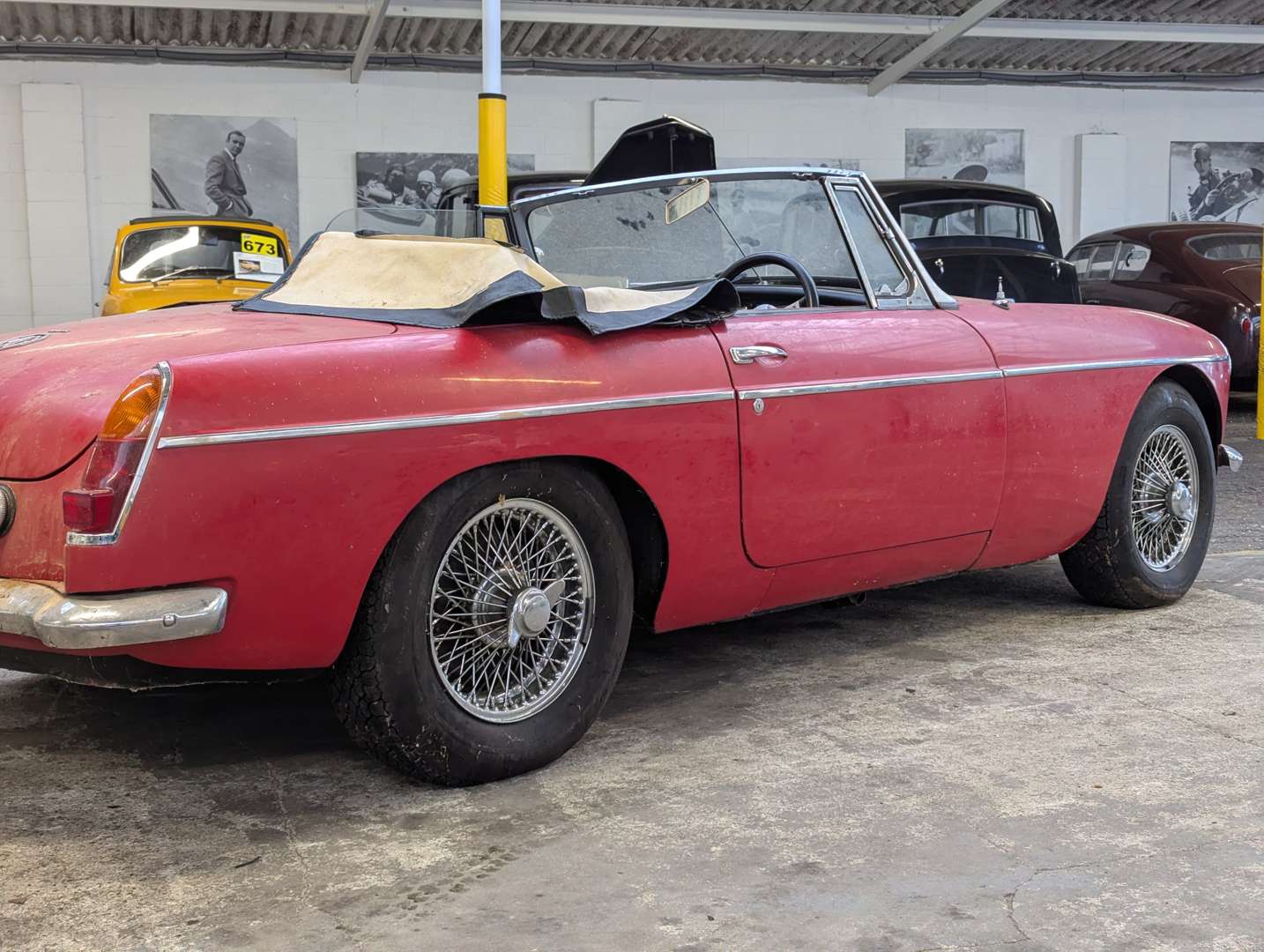 <p>1963 MG B ROADSTER</p>