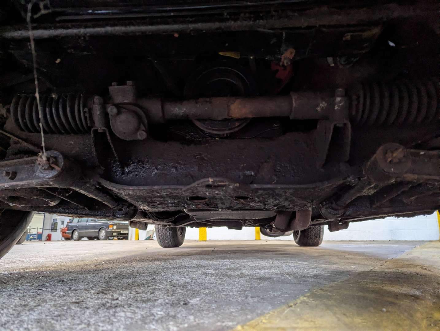 <p>1963 MG B ROADSTER</p>