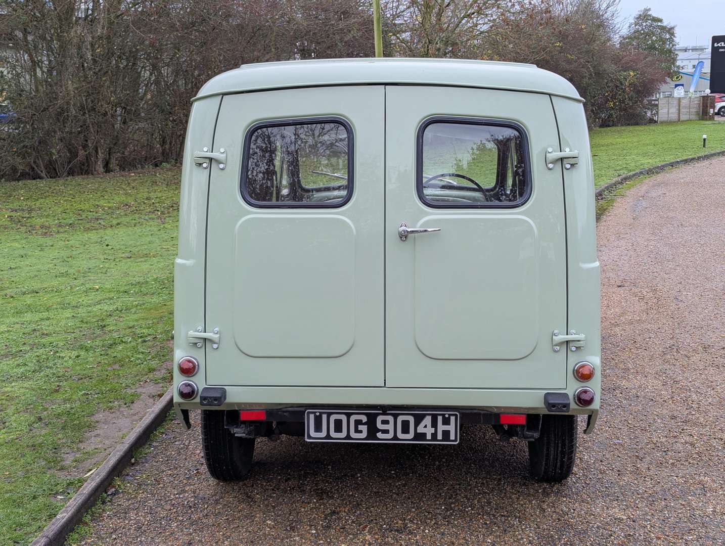 <p>1970 MORRIS 6 CWT VAN</p>