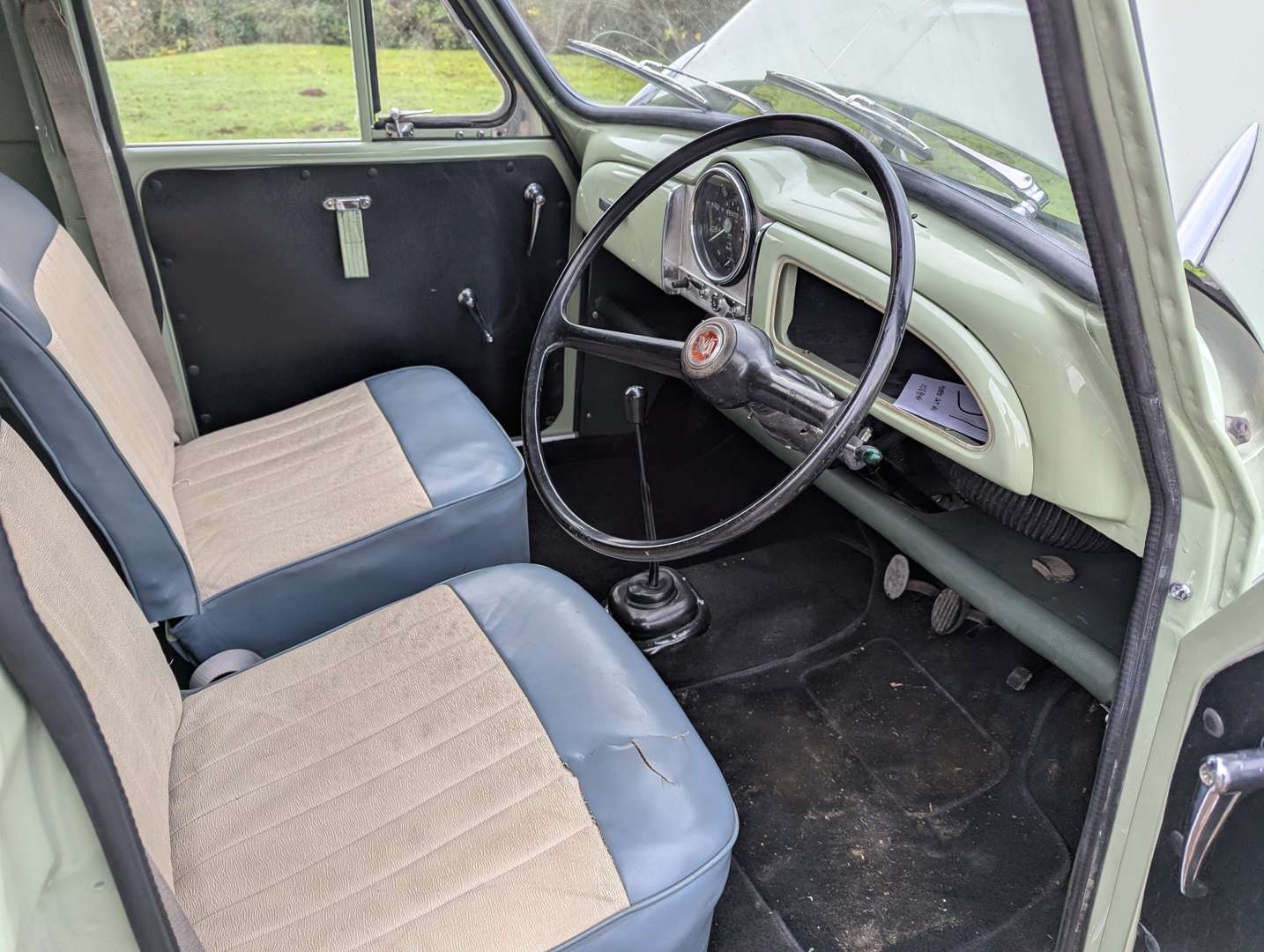 <p>1970 MORRIS 6 CWT VAN</p>