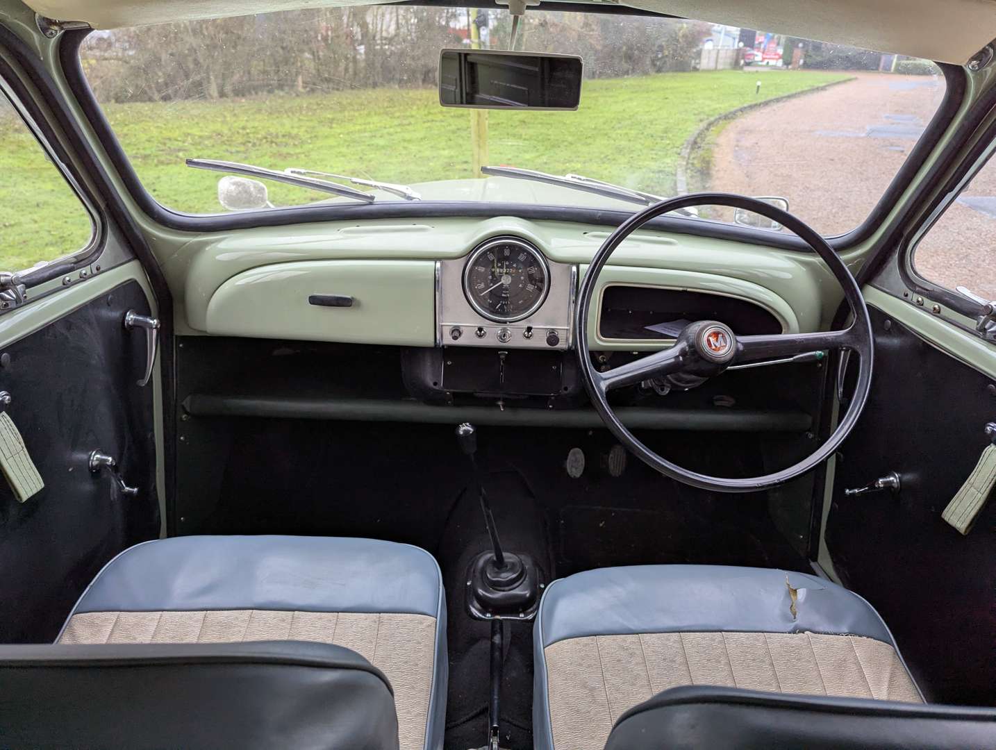 <p>1970 MORRIS 6 CWT VAN</p>